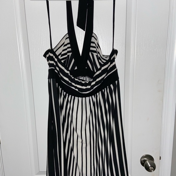 Halter dress with POCKETS - Picture 4 of 5